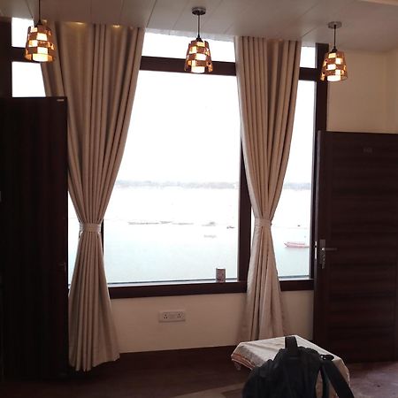 A Palace On River Varanasi Exterior foto